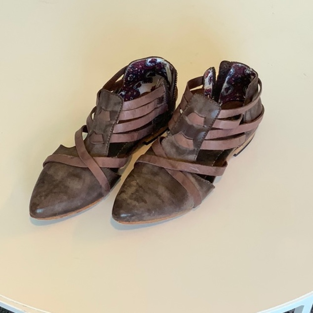 Freebird Emory Cutout Ankle Booties